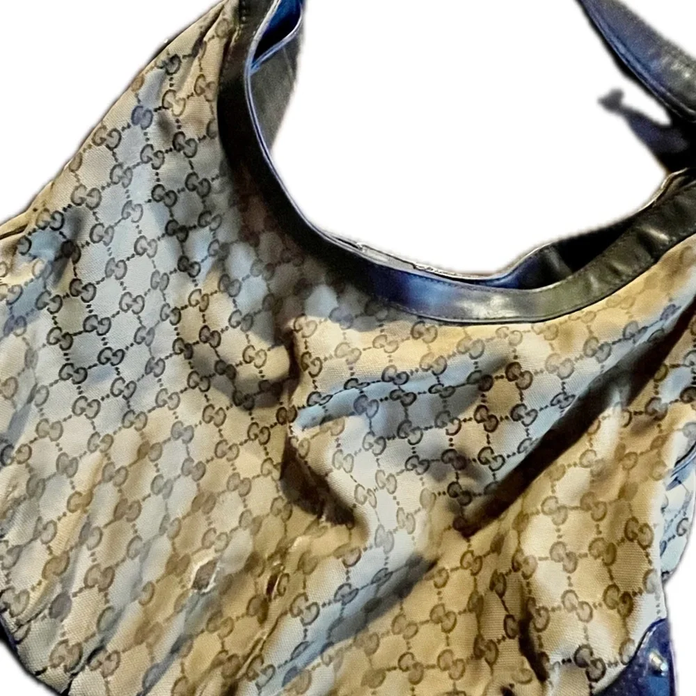 Gucci Beige and Black Shoulder Bag - Picture 4 of 5